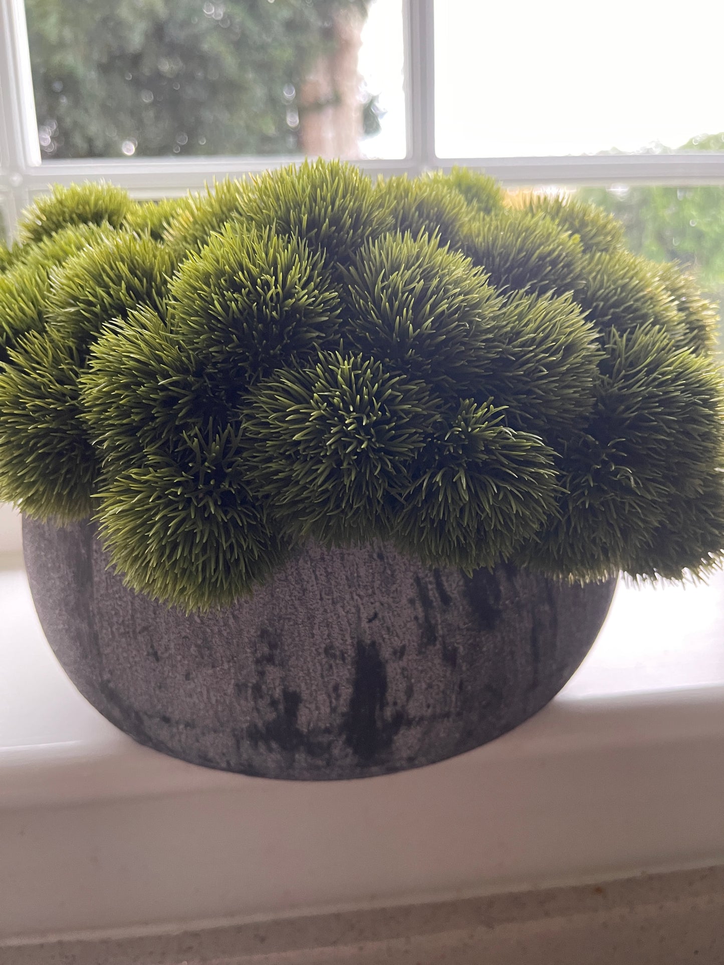 Seedheads in dark brown/grey Ceramic Bowl