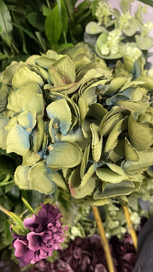 Dark green hydrangea 45cm